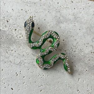Macy's Green and Gold Reptile Brooch with Intricate Detailing